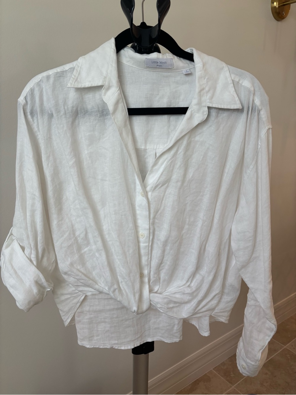 Little Moon White Linen Button-Front Tie Shirt